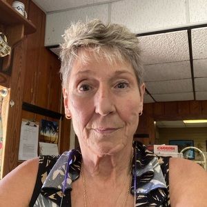 Meet your Posher, Denise